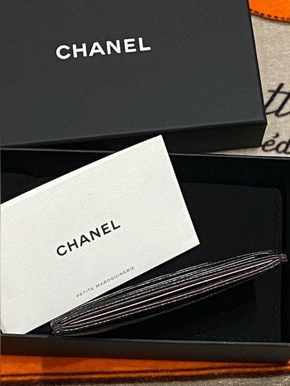CHANEL Black Quilted Caviar Leather Wallet with Gold CC Logo - Picture 4 of 7